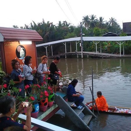 Nr Homestay Amphawa Bagian luar foto