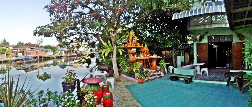 Nr Homestay Amphawa Bagian luar foto