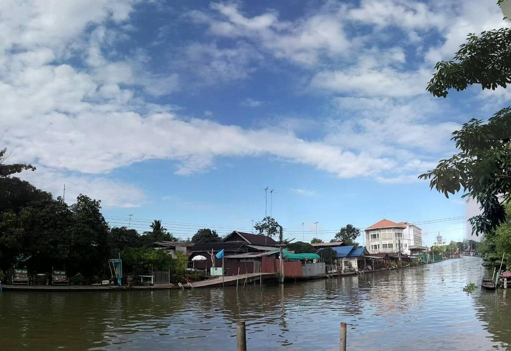 Nr Homestay Amphawa Bagian luar foto