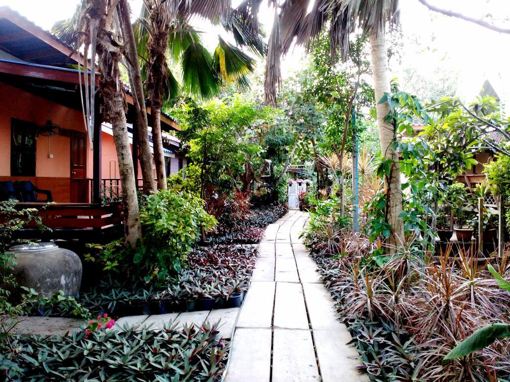 Nr Homestay Amphawa Bagian luar foto