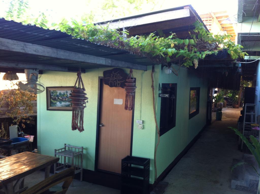 Nr Homestay Amphawa Bagian luar foto