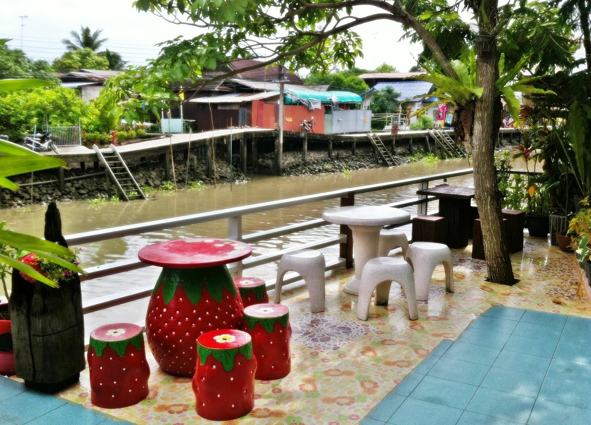 Nr Homestay Amphawa Bagian luar foto