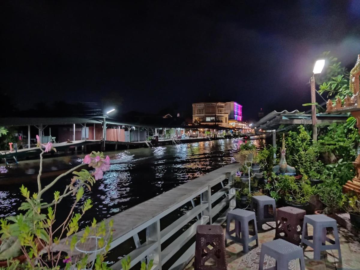 Nr Homestay Amphawa Bagian luar foto